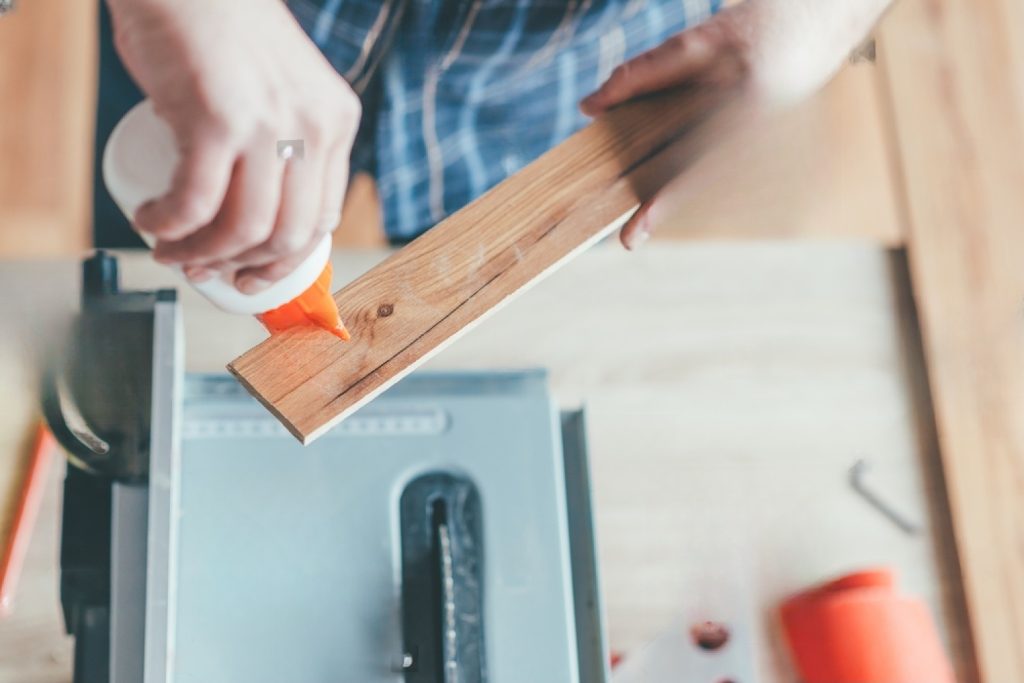 Glue the Horizontal Boards